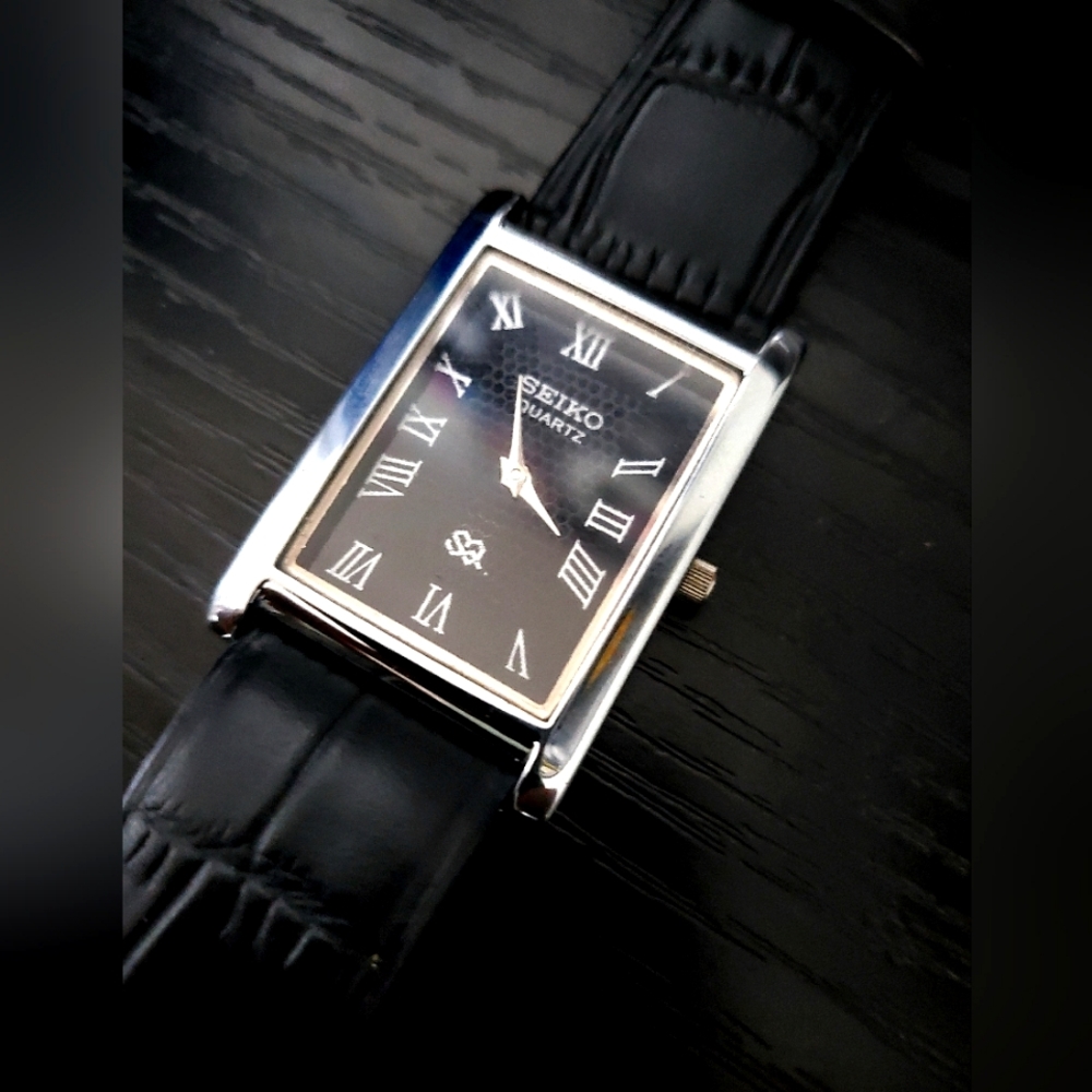 Mint Condition - Rare Vintage Seiko Slim‎ Tank Men's Leather Wrist Watch